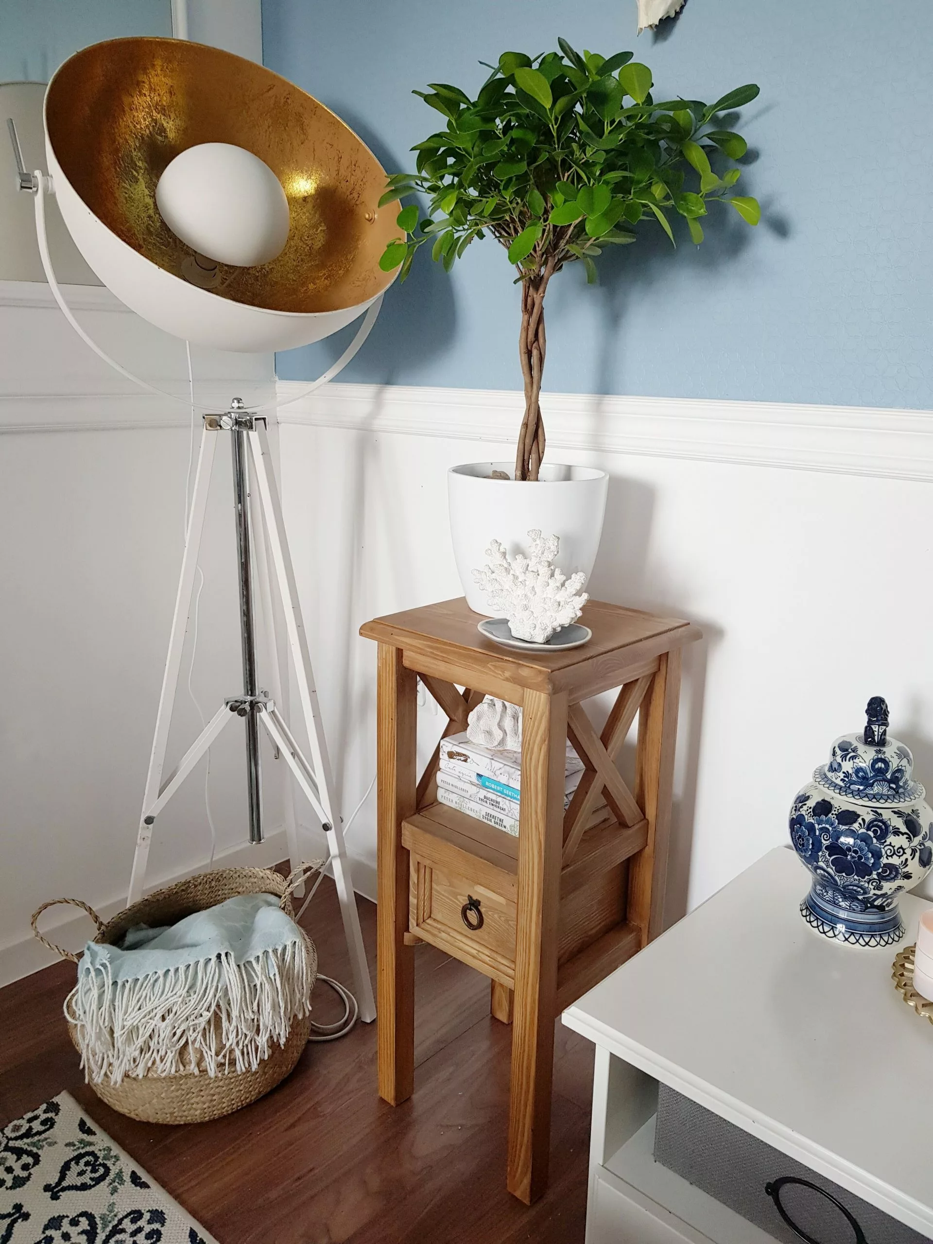 Beliani Lámpara De Pie Blanco/dorado THAMES II 5 Beliani Lámpara De Pie Blanco/dorado THAMES II - Imagen 5