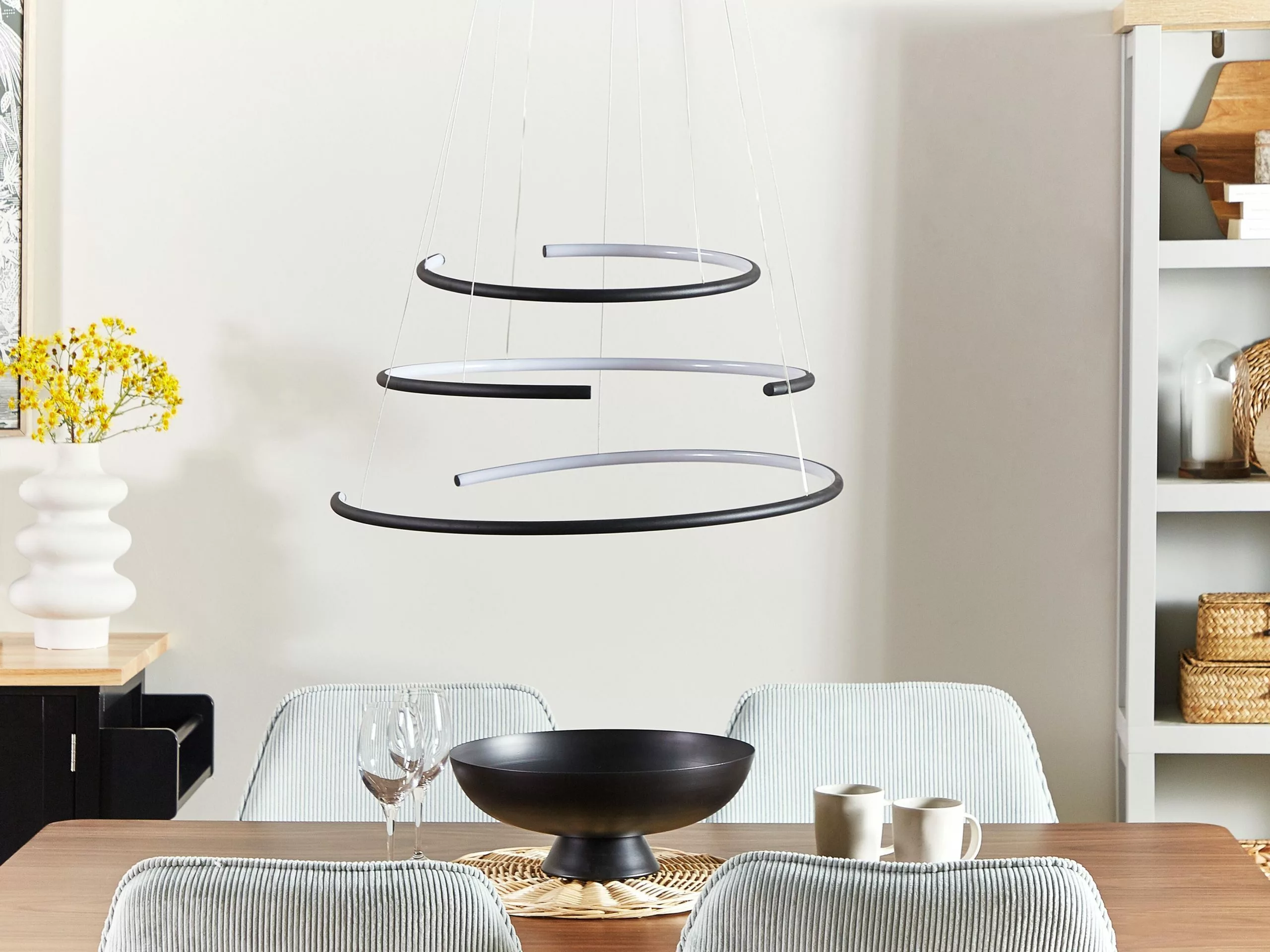 Beliani Lámpara De Techo LED De Metal Negro 160 Cm MAYU - Imagen 3