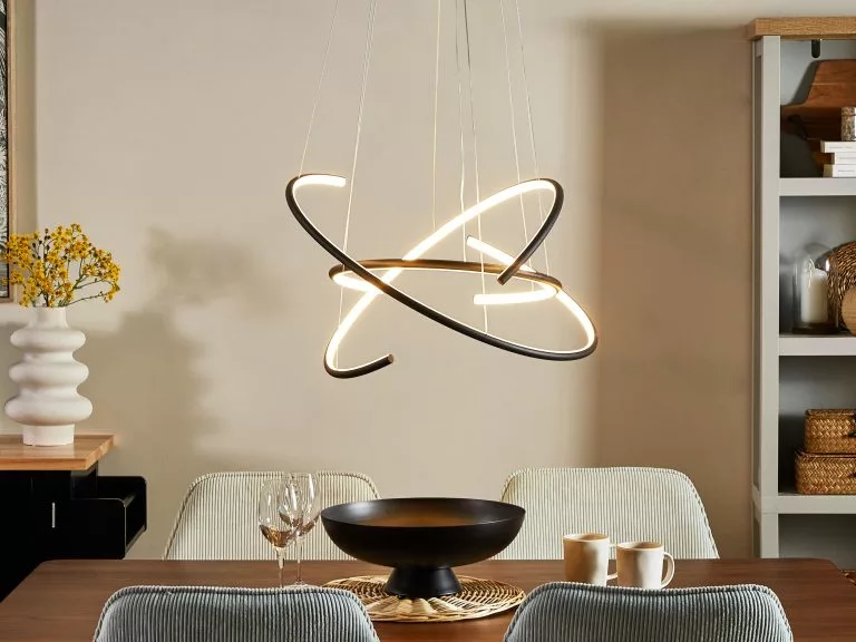 Beliani Lámpara De Techo LED De Metal Negro 160 Cm MAYU - Imagen 5