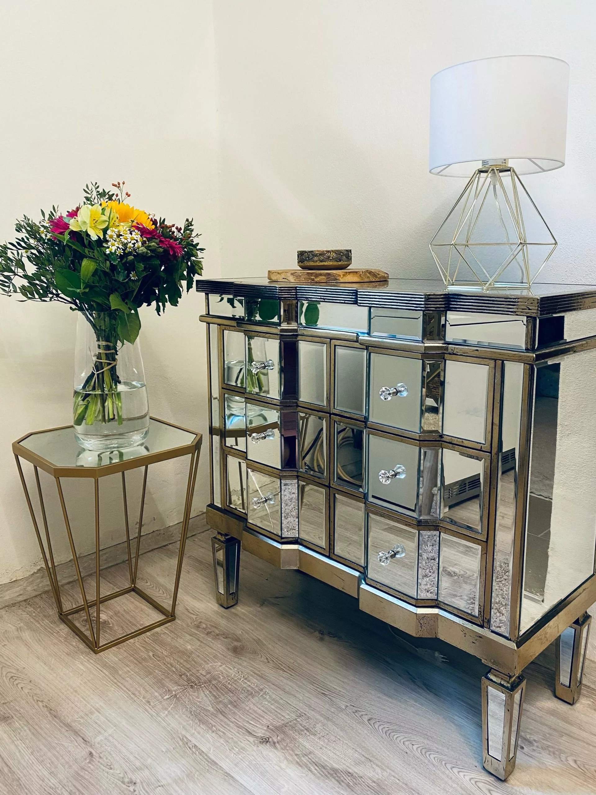 Beliani Lámpara De Mesa Blanco/dorado MARONI - Imagen 3