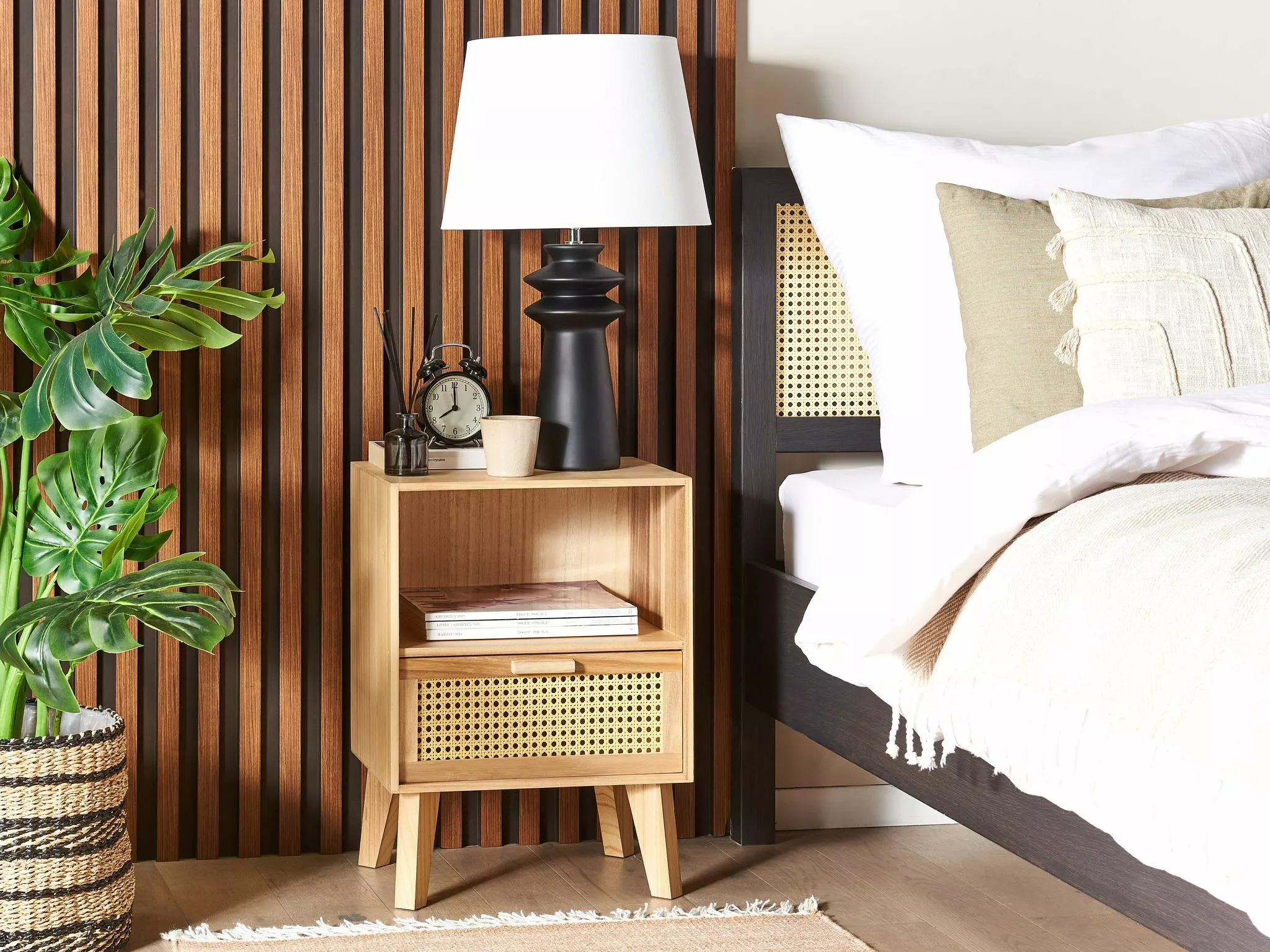 Beliani Mesa De Noche Madera Clara 40 X 30 Cm SENEY 2 Beliani Mesa De Noche Madera Clara 40 X 30 Cm SENEY - Imagen 2