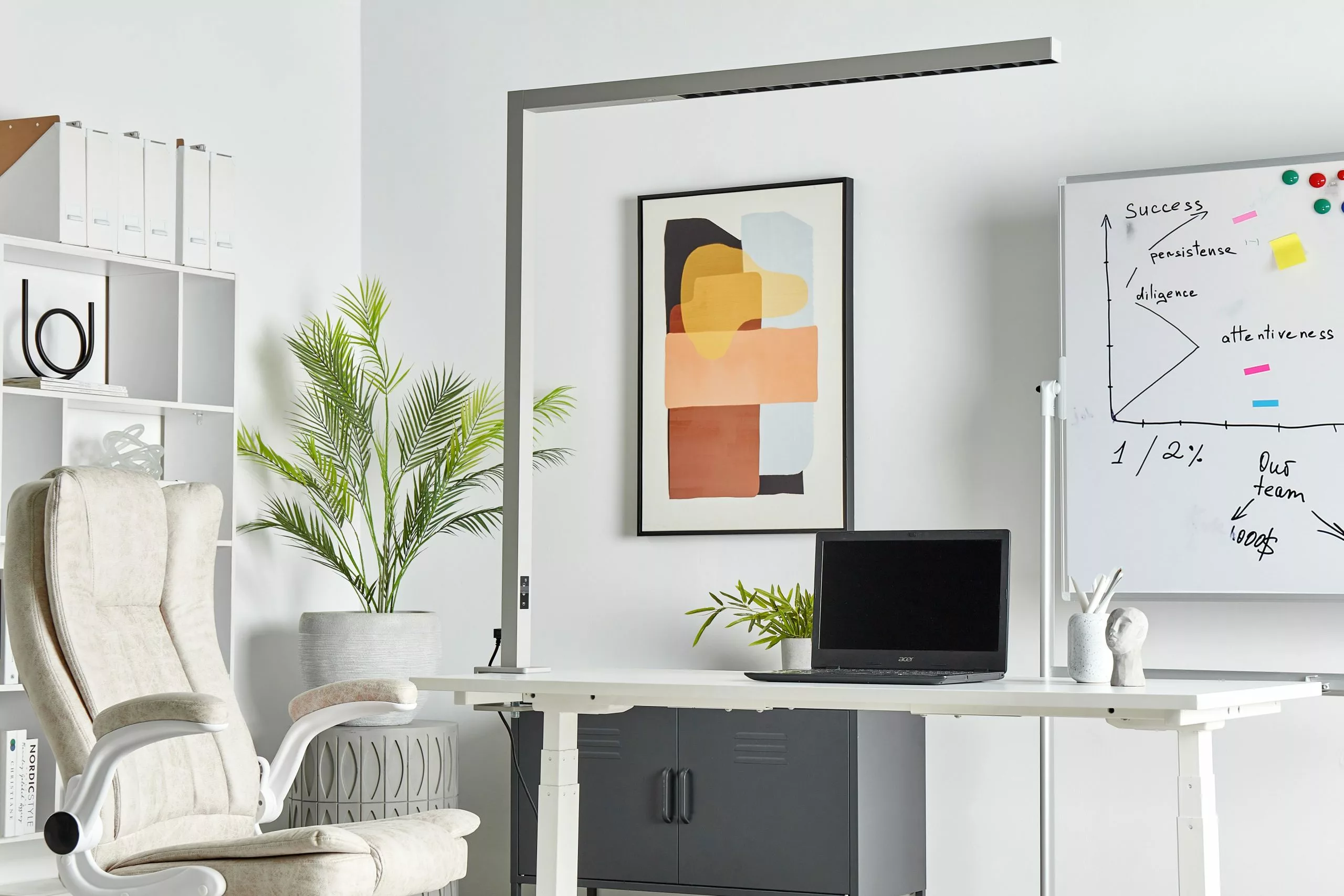 Beliani Lámpara De Mesa LED De Metal Plateado 120 Cm OCTANT 4 Beliani Lámpara De Mesa LED De Metal Plateado 120 Cm OCTANT - Imagen 4